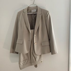 Women’s pant suit set